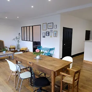  Hébergement de vacances La Maison D'à Coté
